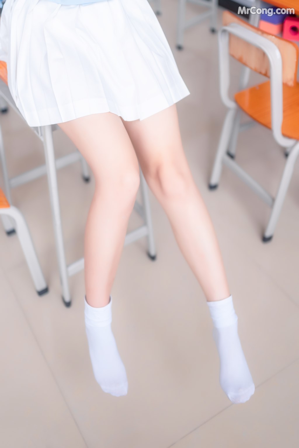 [MTCos] 喵糖映画 Vol.009: 小黄鸭与白丝 (43 images)