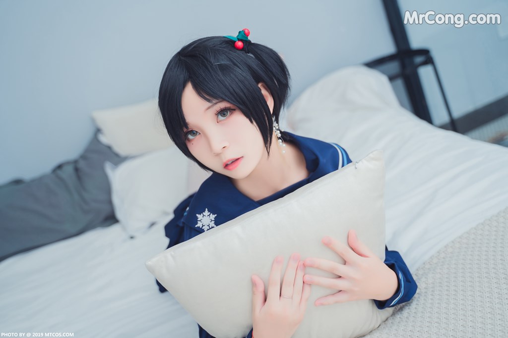 [MTCos] 喵糖映画 Vol.010: 大眼JK妹 (40 images)