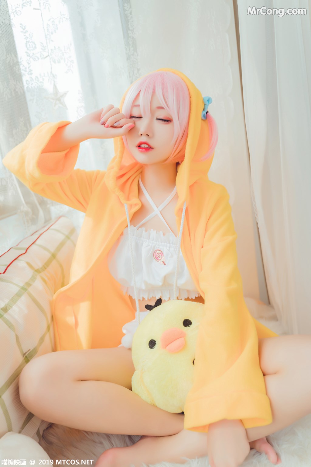 [MTCos] 喵糖映画 Vol.032: 猫君君_MaoJun 贪睡天使楙 (40 images)