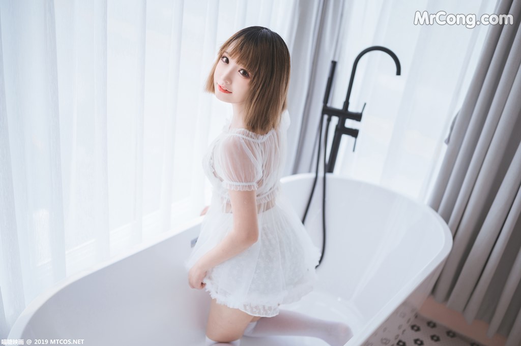 [MTCos] 喵糖映画 Vol.025: 白色の物语 (42 images)