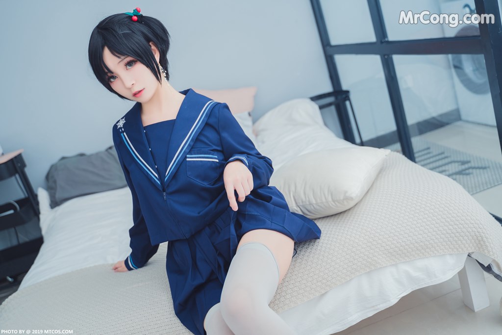 [MTCos] 喵糖映画 Vol.010: 大眼JK妹 (40 images)