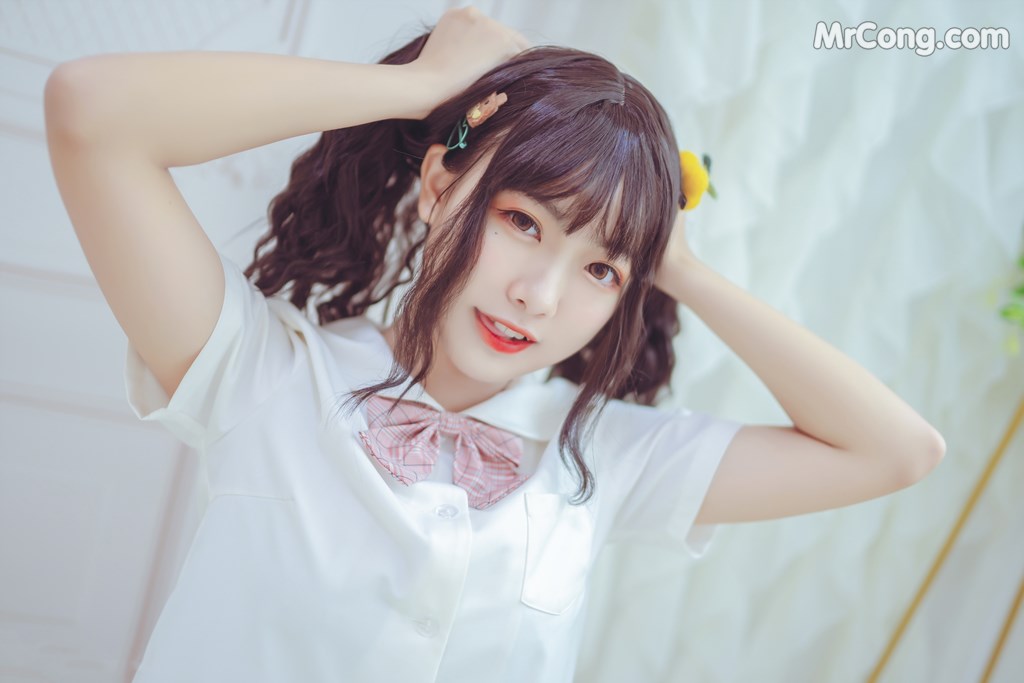 [MTCos] 喵糖映画 Vol.001: 绝对领域白丝过膝袜 (41 images)