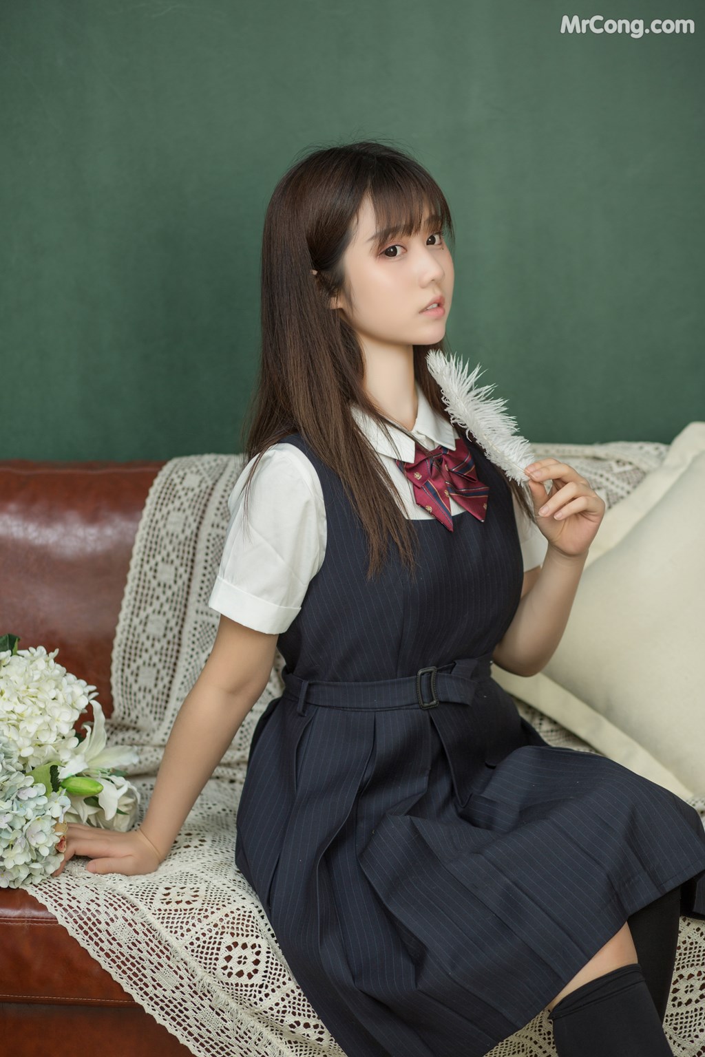 [MTCos] 喵糖映画 Vol.004: 镜酱 文静学妹 (40 images)