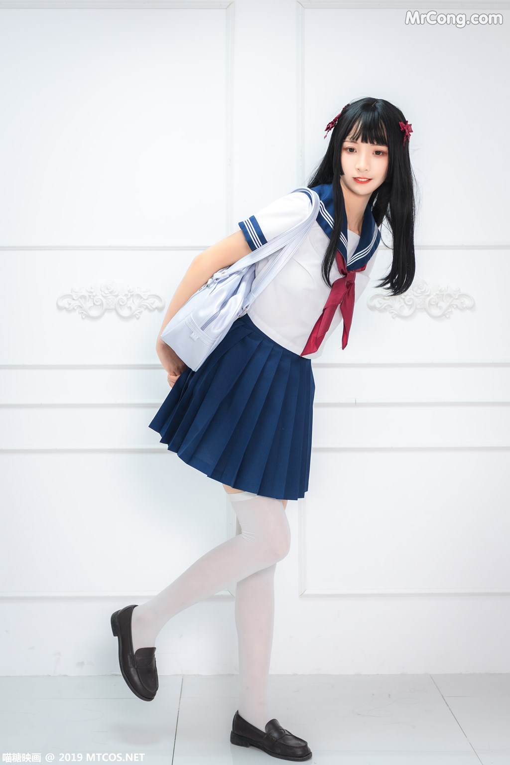 [MTCos] 喵糖映画 Vol.012: 蓝白水手服 (44 images)