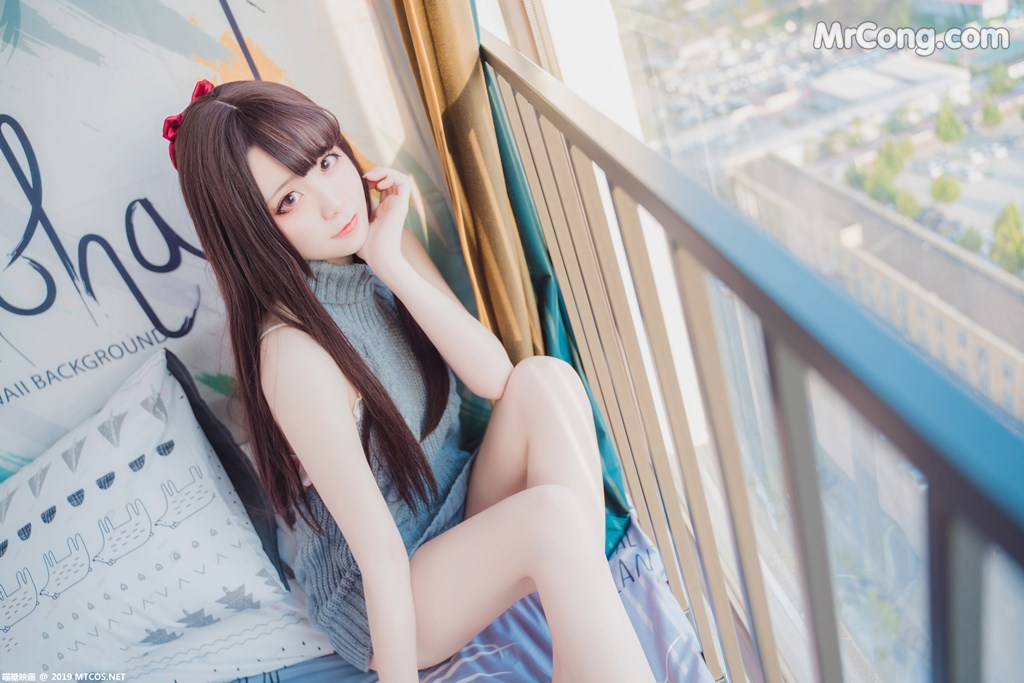 [MTCos] 喵糖映画 Vol.030: 露背毛衣 (39 images)