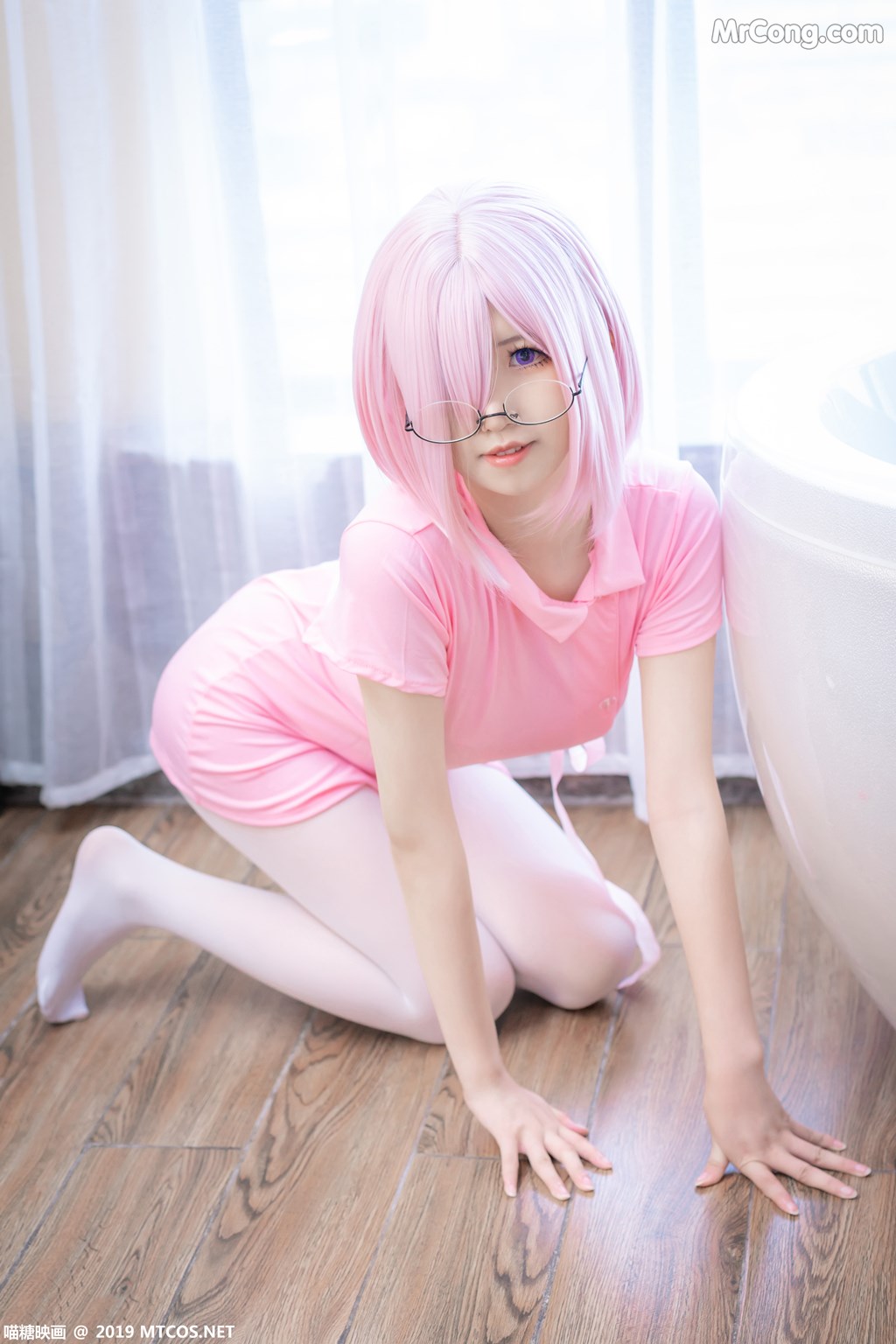 [MTCos] 喵糖映画 Vol.033: 粉红护士 (47 images)