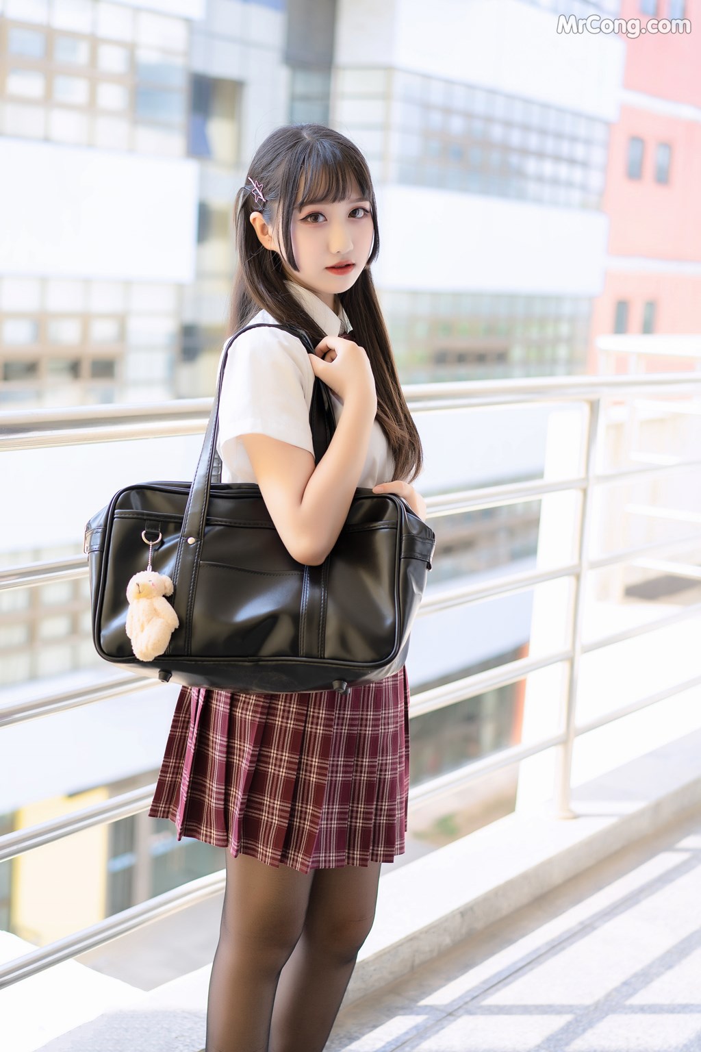 [MTCos] 喵糖映画 Vol.023: 长发JK萌妹 (44 images)