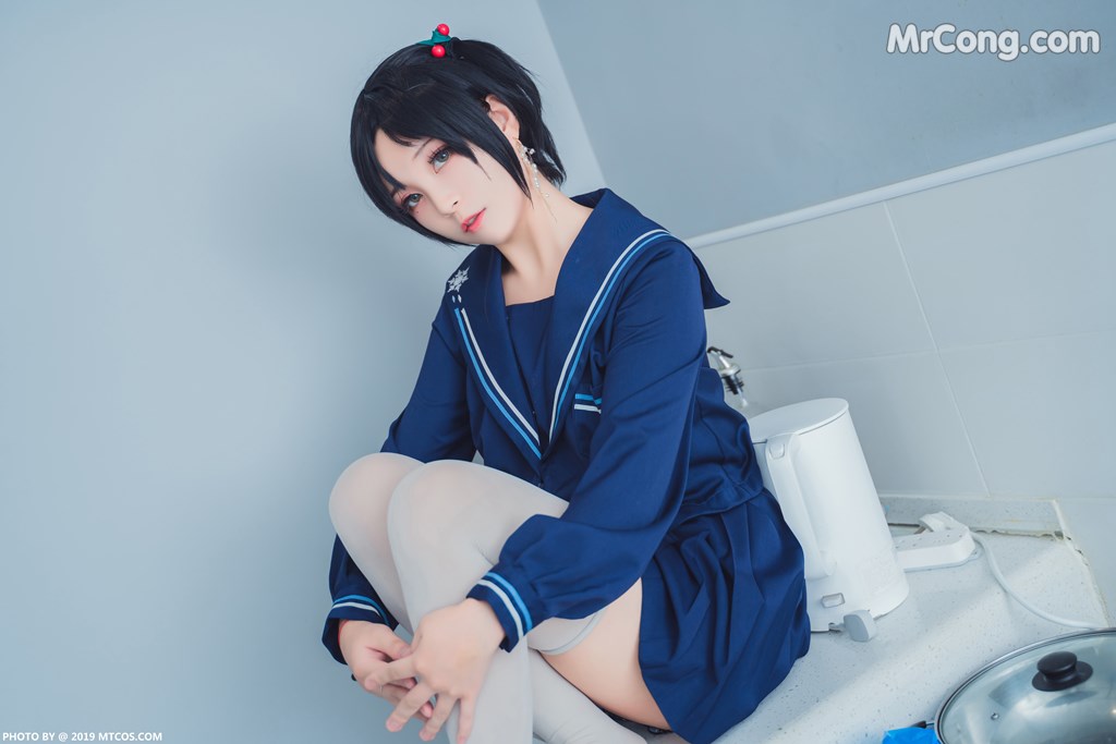 [MTCos] 喵糖映画 Vol.010: 大眼JK妹 (40 images)