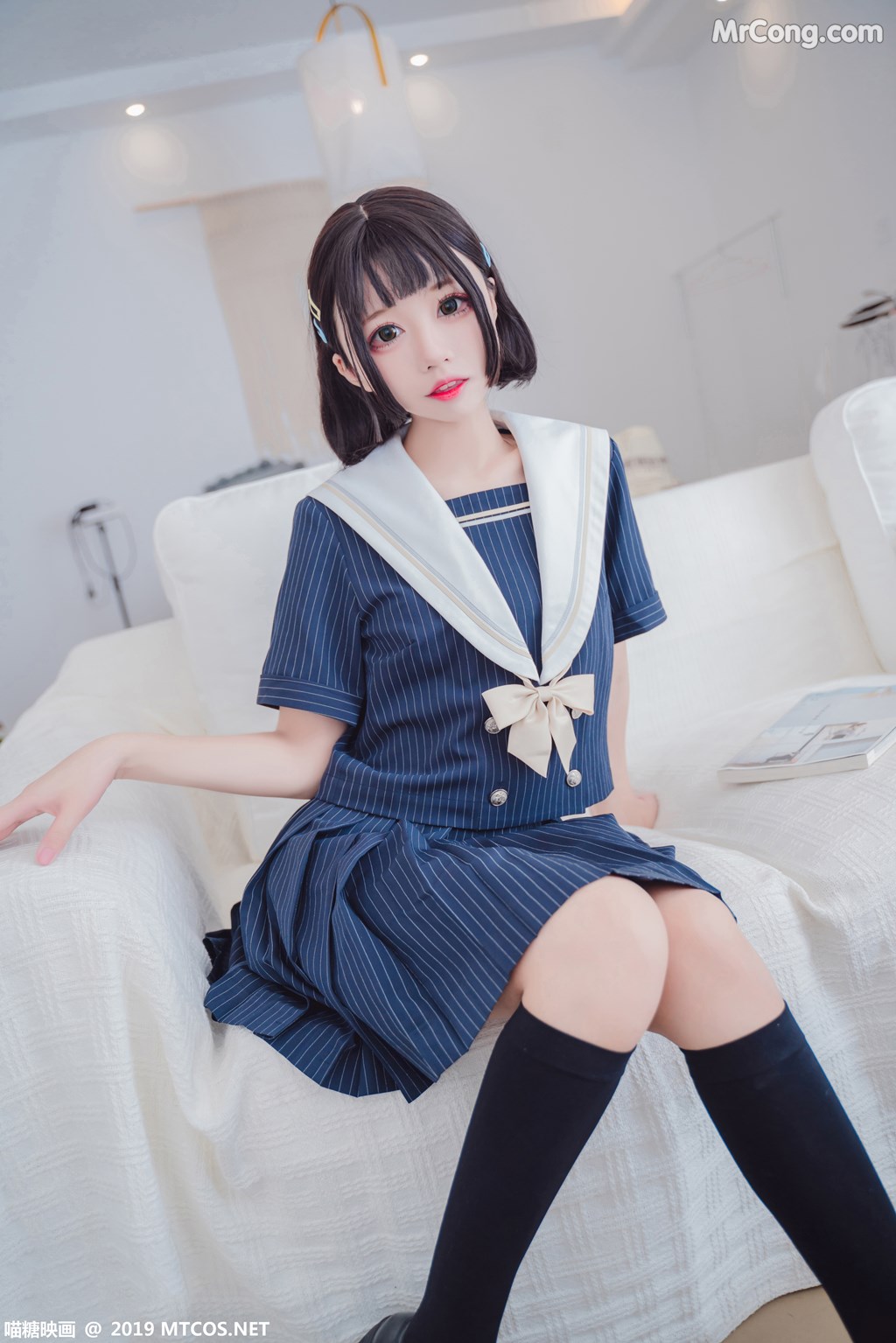 [MTCos] 喵糖映画 Vol.013: JK制服 (40 images)