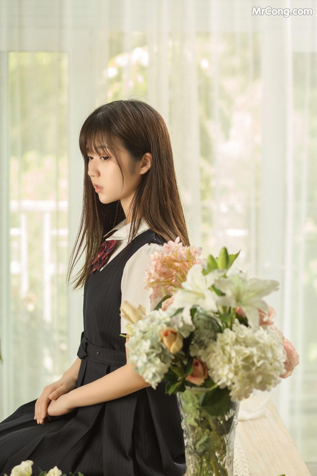 [MTCos] 喵糖映画 Vol.004: 镜酱 文静学妹 (40 images)