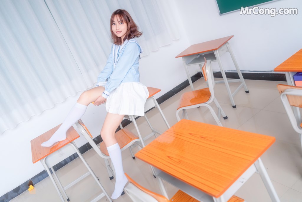 [MTCos] 喵糖映画 Vol.009: 小黄鸭与白丝 (43 images)