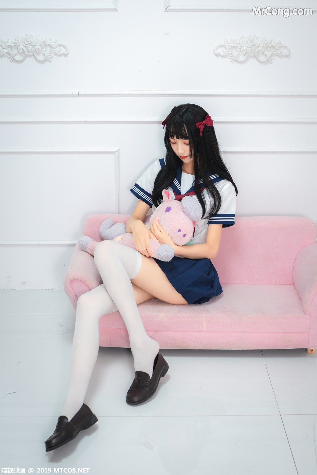 [MTCos] 喵糖映画 Vol.012: 蓝白水手服 (44 images)