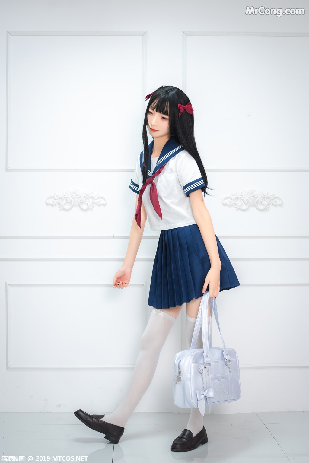 [MTCos] 喵糖映画 Vol.012: 蓝白水手服 (44 images)