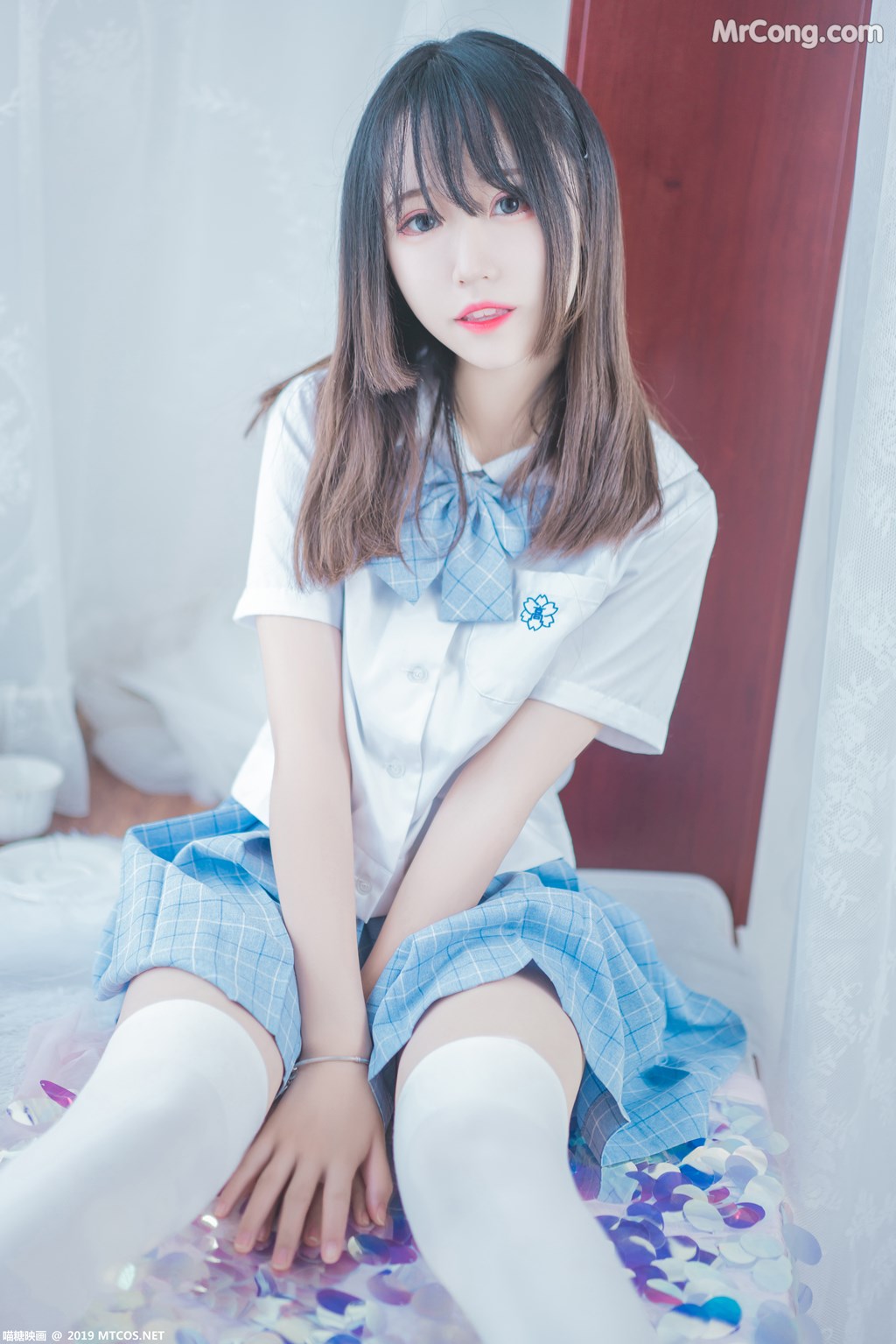 [MTCos] 喵糖映画 Vol.019: 蓝白梦幻少女 (46 images)