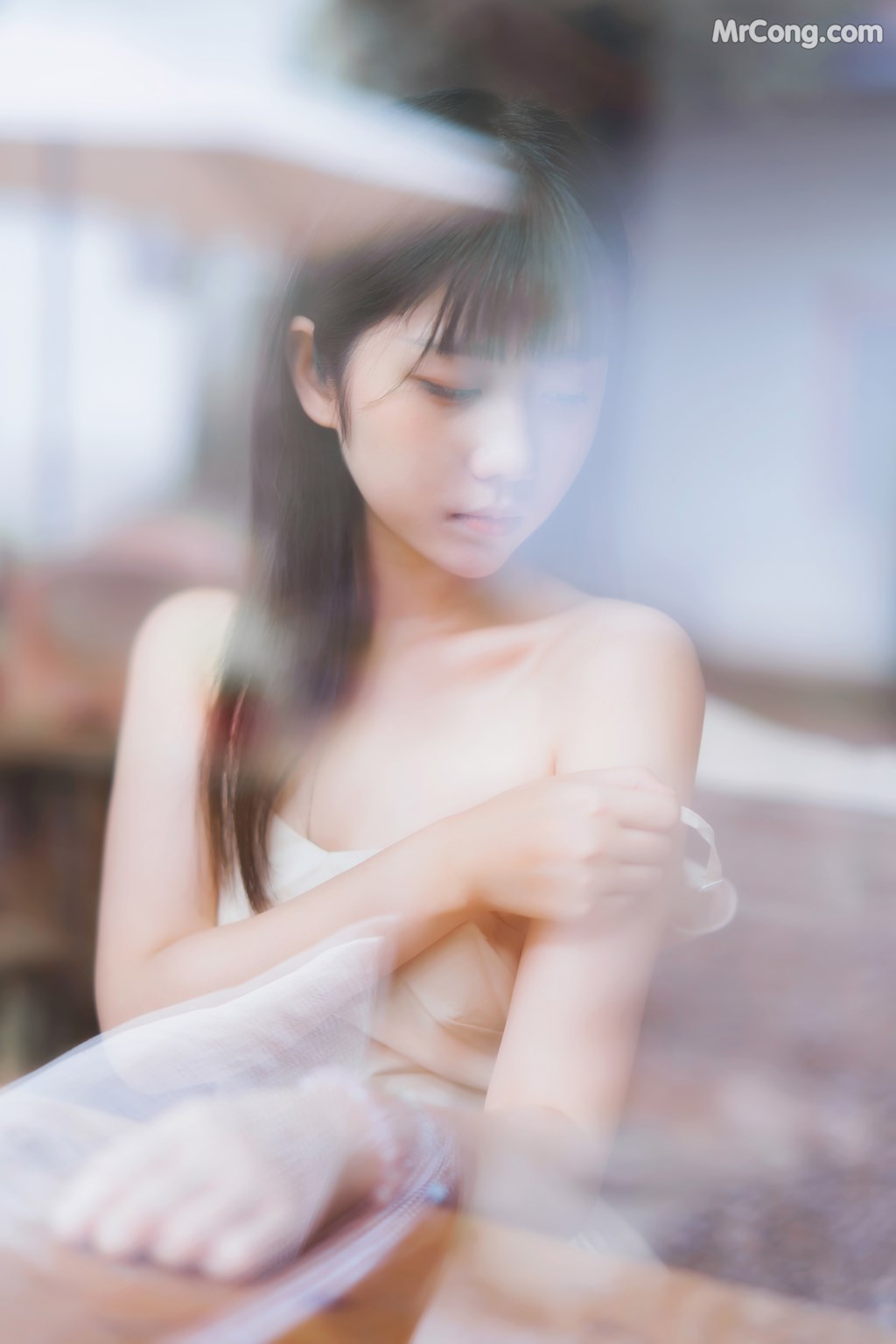 [MTCos] 喵糖映画 Vol.005: 镜酱 青涩的性感 (34 images)