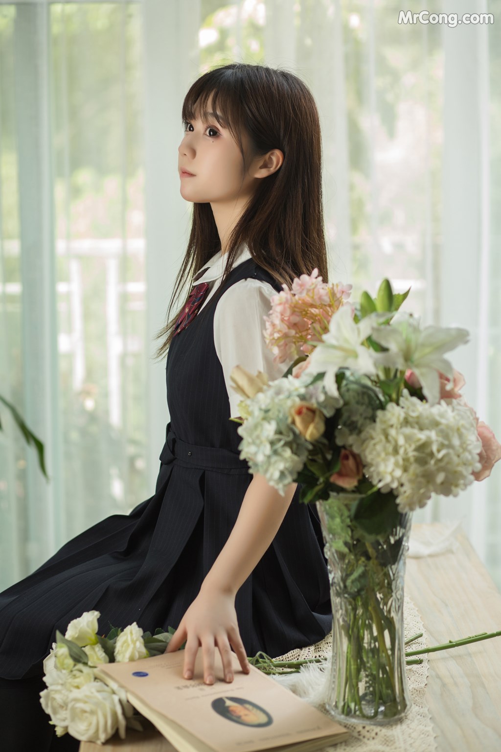 [MTCos] 喵糖映画 Vol.004: 镜酱 文静学妹 (40 images)
