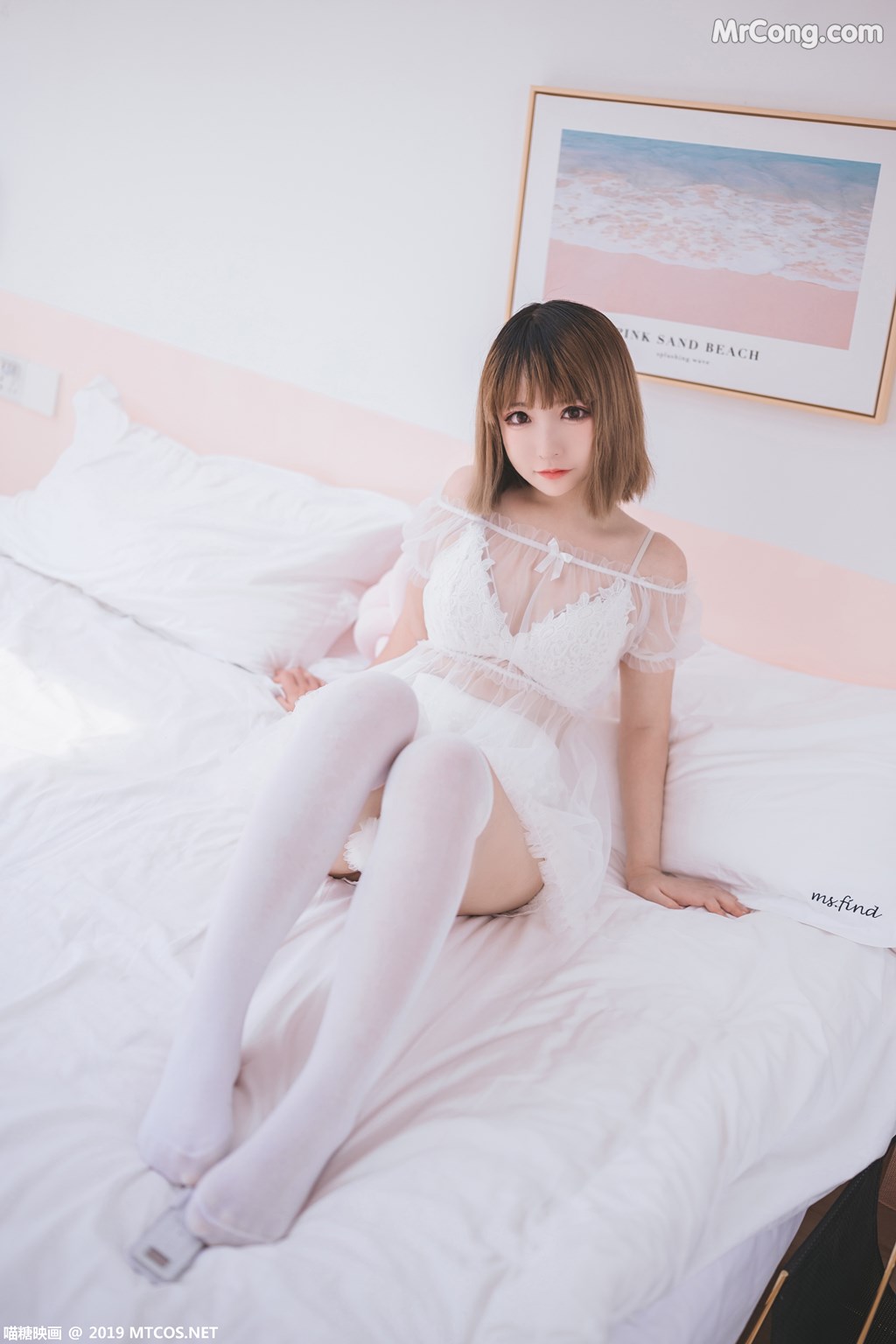 [MTCos] 喵糖映画 Vol.025: 白色の物语 (42 images)