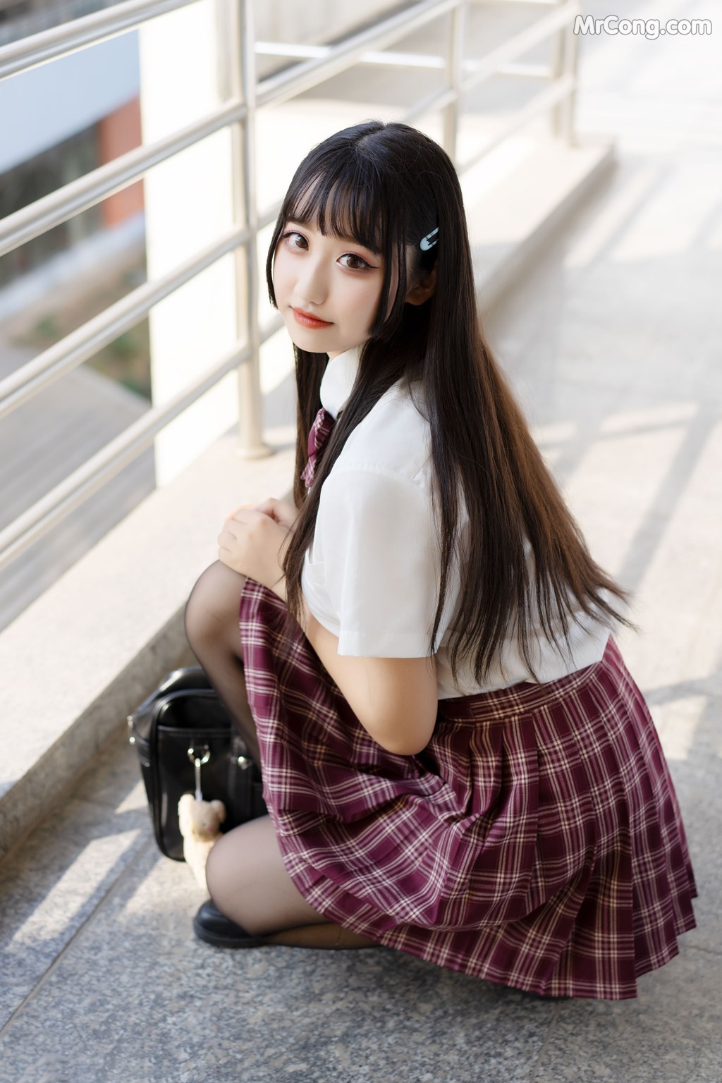 [MTCos] 喵糖映画 Vol.023: 长发JK萌妹 (44 images)