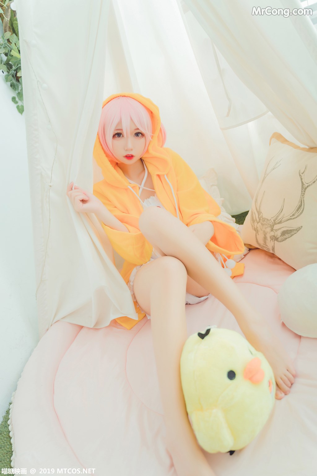[MTCos] 喵糖映画 Vol.032: 猫君君_MaoJun 贪睡天使楙 (40 images)
