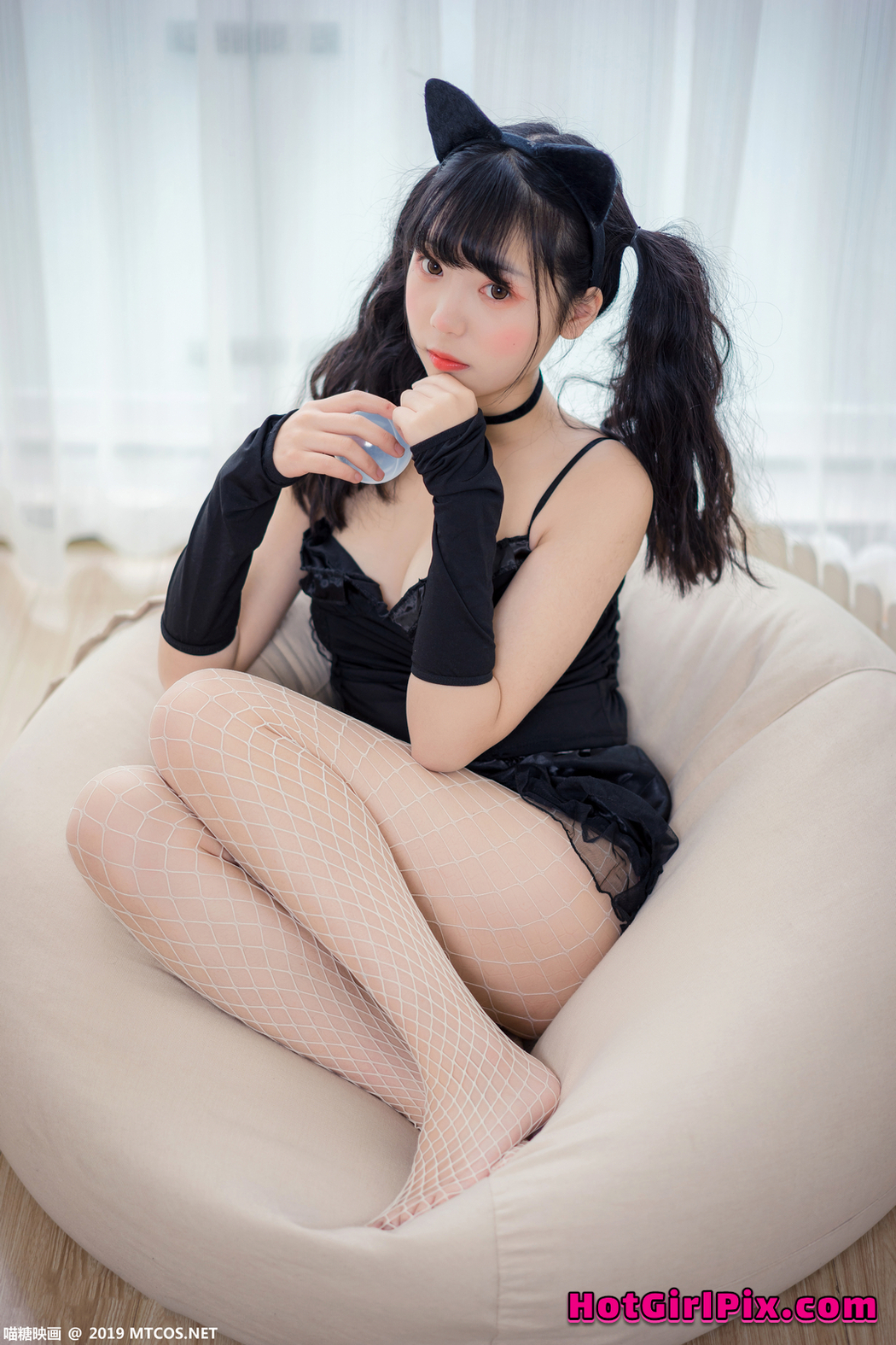 [MTCos] 喵糖映画 Vol.045: 可爱喵娘 (40 images)
