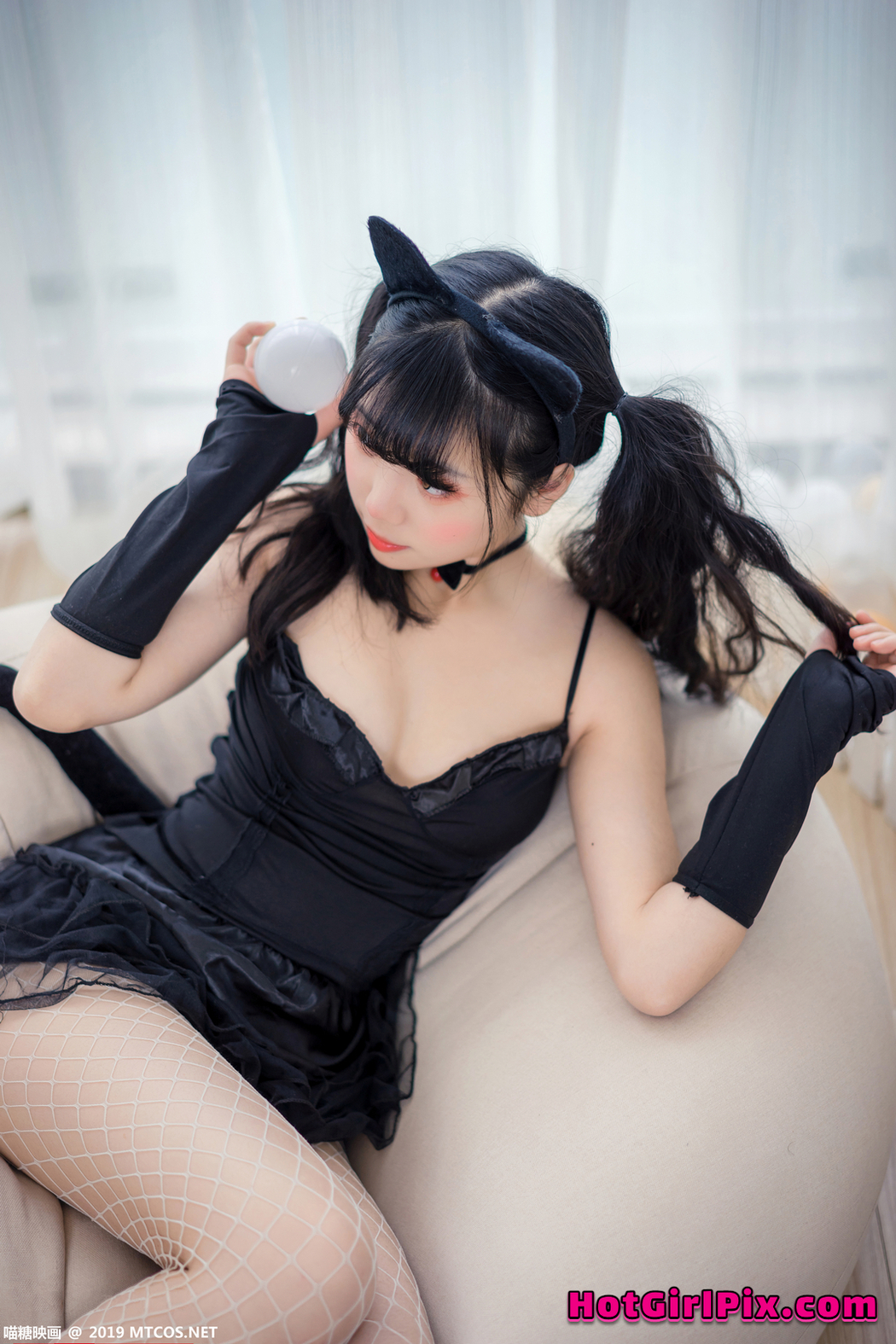 [MTCos] 喵糖映画 Vol.045: 可爱喵娘 (40 images)