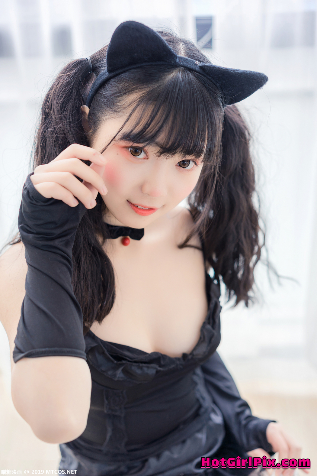 [MTCos] 喵糖映画 Vol.045: 可爱喵娘 (40 images)