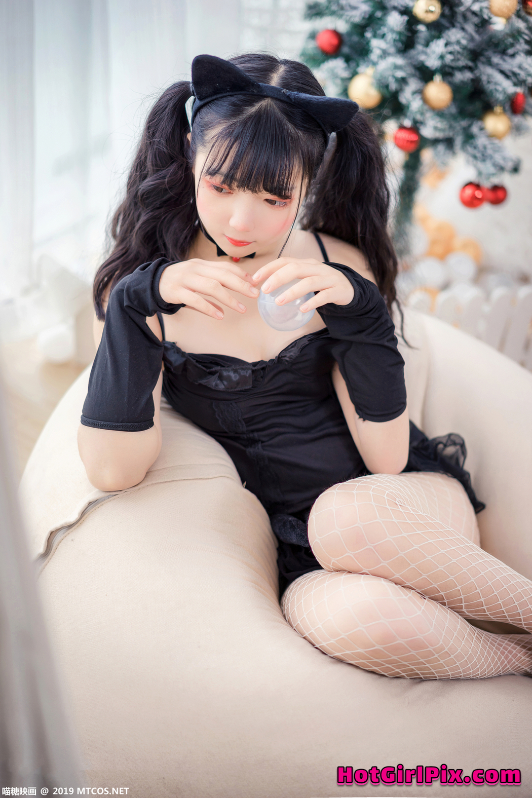 [MTCos] 喵糖映画 Vol.045: 可爱喵娘 (40 images)