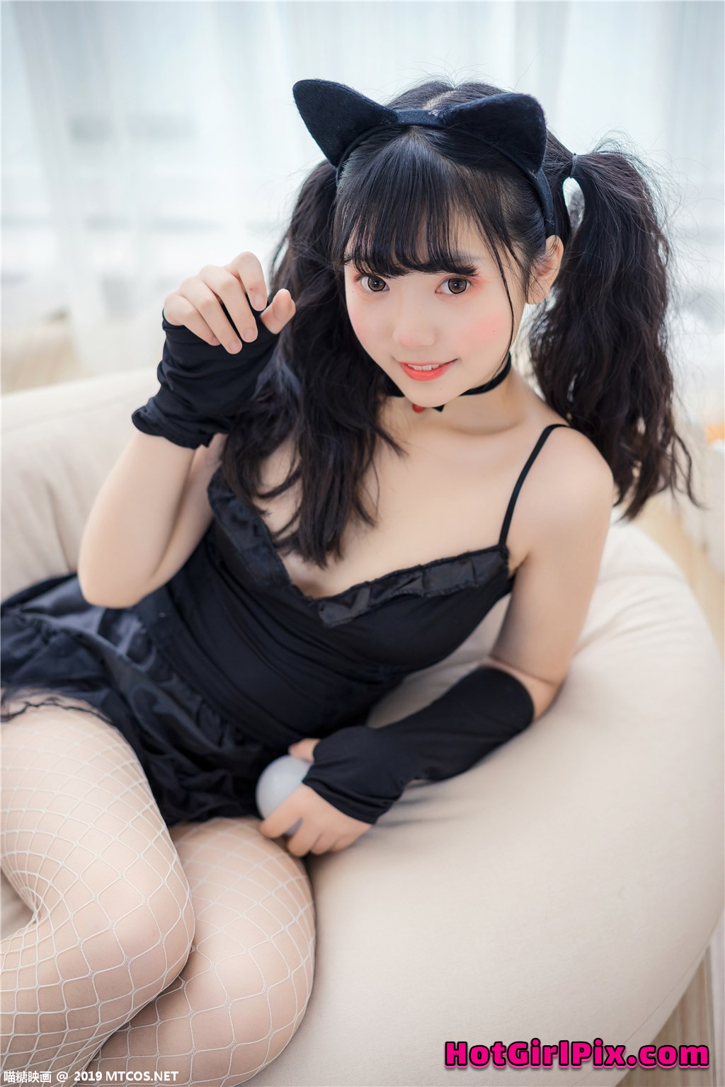 [MTCos] 喵糖映画 Vol.045: 可爱喵娘 (40 images)