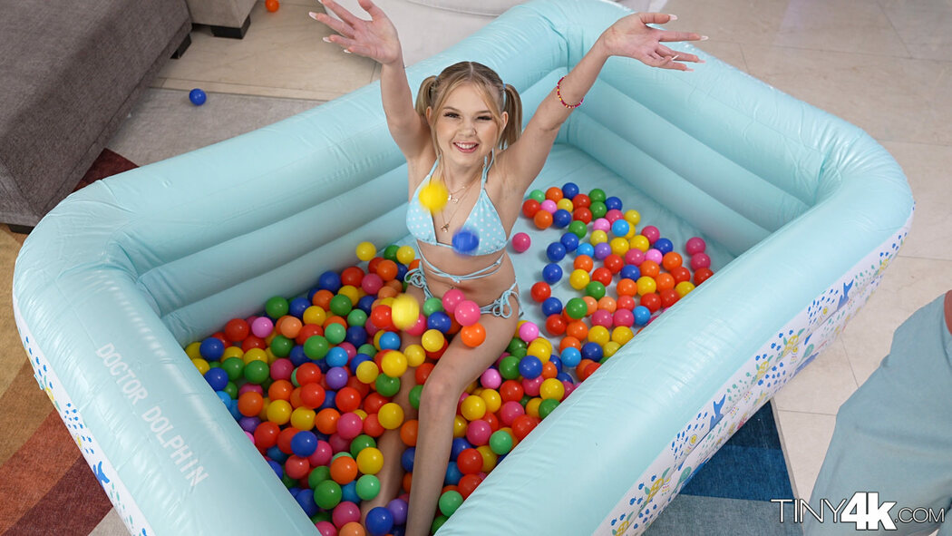Coco Lovelock Gets Fucked Hard In An Inflatable Pool With A Big Dick And Takes A Facial