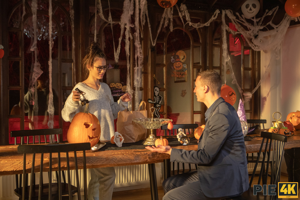 Lucy Mendez Makes A Spooky Halloween Creampie Encounter Legendary