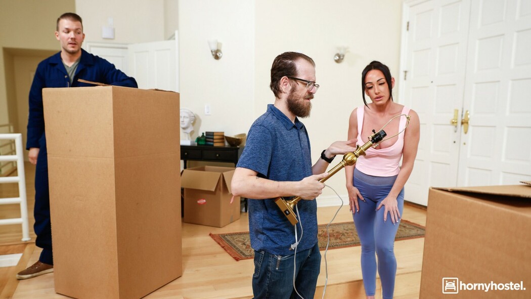 Jennifer White Moves In Hornymaven Gets Fucked By A Mover