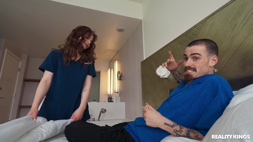 Lola Valentine Gets Fucked By Logan Xander In Hotel Maid Fantasy